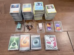 Pokemon- TCG Trading Cards 636996769739 - Image 1