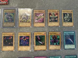 Yu-Gi-Oh SDY Starter Deck Yugi COMPLETE 001-050 Dark Magician Holo + Rulebook - Image 5