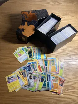 POKEMON 1000 Bulk job lot bundle: Reverse holos, holos, commons and uncommon - Image 1