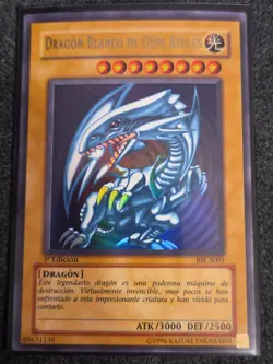 *Spanish* Yu-Gi-Oh! Blue-Eyes White Dragon SDK-001 Ultra Rare 1st Edition VLP - Image 1