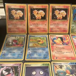 Pokemon Vintage Lot of 30 cards, base set, jungle, fossil, etc - Image 2
