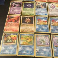 Pokemon Vintage Lot of 30 cards, base set, jungle, fossil, etc - Image 5