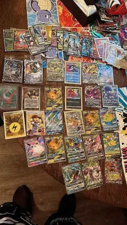 Pokemon Lot Vintage And Modern Over 300 Cards pack - Image 1