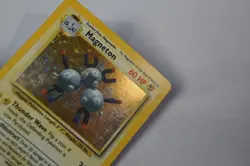 Pokemon Magneton 9/102 TCG Unlimited Base Set HOLO - Image 3