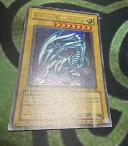 Yugioh Blue-Eyes White Dragon Ultra Rare SDK-001 Heavy Play - Image 4