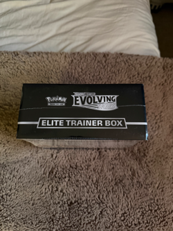 Pokemon TCG: Sword & Shield-Evolving Skies Elite Trainer Box (Jolteon, Flareon, 820650808944 - Image 3