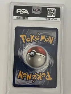 1999 POKEMON FOSSIL 1ST EDITION #3 DITTO HOLO PSA 8 - Image 2
