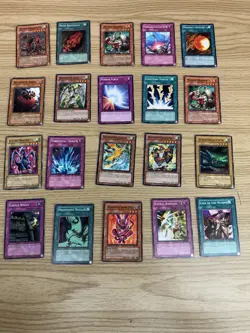 Yugioh Vintage Lot Of 20 Yu-Gi-Oh! Cards! - Image 2