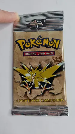 SEALED Fossil Pokemon TCG Booster Pack Zapdos Artwork - Image 2