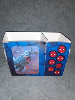 Lot 300+ Spiderman Magic the Gathering Cards Plus Card Boxes and Life Counter NM - Image 3