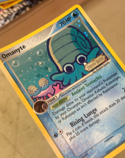 Omanyte 60/92 Reverse Stamped Holo EX Legend Maker Pokemon NM or Better Card - Image 2