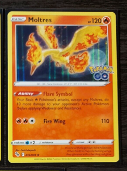 holo Moltres 012/078 Pokemon GO card rare NM - Image 1
