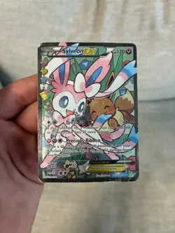 Pokemon TCG Sylveon EX Full Art RC32/RC32 Generations Radiant Collection (DMG) - Image 3
