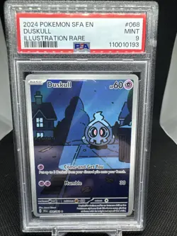 2024 POKEMON SFA EN-SHROUDED FABLE ILLUSTRATION RARE #068 DUSKULL PSA 9 - Image 1