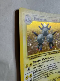 Pokemon TCG Magneton 009/102 Base Set Holo vintage card - Image 2