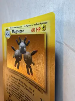 Pokemon TCG Magneton 009/102 Base Set Holo vintage card - Image 4