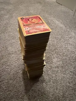 BIG VINTAGE POKEMON BULK LOT (WOTC, 1ED, EXPEDITION, ETC) 700 CARDS APPROX - Image 1