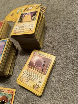 BIG VINTAGE POKEMON BULK LOT (WOTC, 1ED, EXPEDITION, ETC) 700 CARDS APPROX - Image 4
