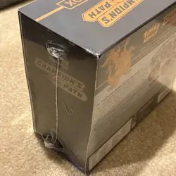 Pokemon TCG Sword & Shield CHAMPION'S PATH Elite Trainer Box ETB Sealed - Image 2