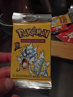 Pokemon Base Set 2 Booster Pack Gyarados Artwork Single Pack 9780743000000 - Image 1