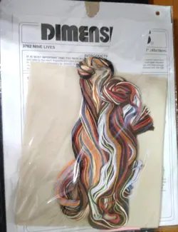 1994 sealed cross stitch kit ~ NINE LIVES ~ cats picture - Image 3