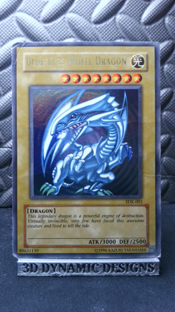 | Yugioh Blue-Eyes White Dragon SDK-001 Ultra Rare Starter Deck Kaiba DMG 🔥 | - Image 1