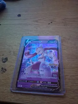 Pokemon TCG Mewtwo v SWSH223 Holo Promo Black Star - Image 1