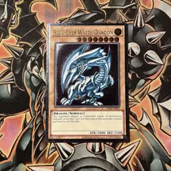 Blue-eyes White Dragon Ultimate Rare Op28-EN001 Near Mint Condition Yu-Gi-Oh TCG - Image 1