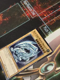 Blue-Eyes White Dragon - OP28-EN001 - Near Mint NM - Ultimate Rare 🚚💨&🔍 - Image 4