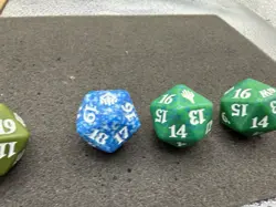 Mixed Lot Of 5x Magic The Gathering D20 Dice MTG Life Counters Spindowns - Image 3