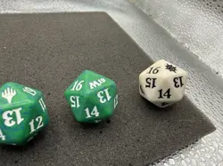 Mixed Lot Of 5x Magic The Gathering D20 Dice MTG Life Counters Spindowns - Image 5