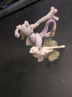 Pokemon TCG Super Premium Collection Mew and Mewtwo 20th Anniversary Figure 2016 - Image 3