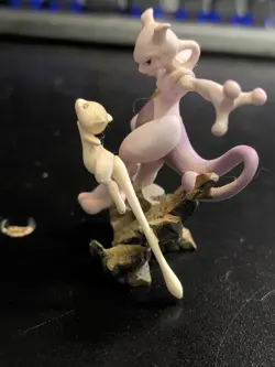 Pokemon TCG Super Premium Collection Mew and Mewtwo 20th Anniversary Figure 2016 - Image 4