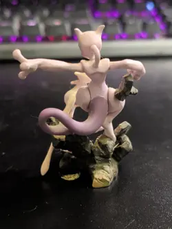 Pokemon TCG Super Premium Collection Mew and Mewtwo 20th Anniversary Figure 2016 - Image 5