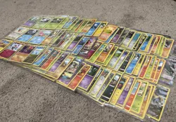 POKEMON TGC COLLECTION LOT 700+ CARDS VINTAGE RARE (LP-NM) Pokemon Cards - Image 2