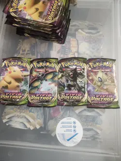 Pokemon TCG Sword and Shield Vivid Voltage Blister Pack 820650807503 - Image 1