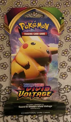 Pokemon TCG Sword and Shield Vivid Voltage Blister Pack 820650807503 - Image 1