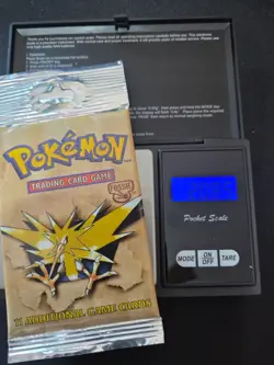 Pokemon Fossil Booster Pack - Zapdos - Sealed - 20.85g - WOTC - with Hard Case - Image 2
