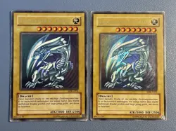 Yu-Gi-Oh! 2x Blauaugiger W. Drache SDK-G001 Ultra Rare Starter Deck Kaiba 2002 - Image 1
