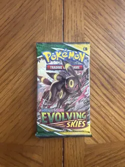 Nintendo Pokemon TCG Sword & Shield Evolving Skies Booster Pack - Image 1