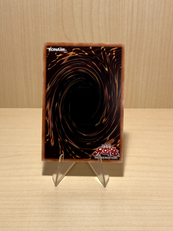 Yugioh "Dark Magician" / LOB-K005 / Ultra Rare - Image 2
