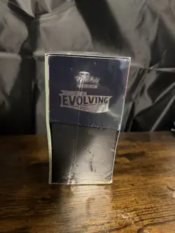 Pokemon Sword & Shield Evolving Skies Elite Trainer Box (ETB) FACTORY SEALED - Image 2