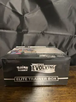 Pokemon Sword & Shield Evolving Skies Elite Trainer Box (ETB) FACTORY SEALED - Image 5