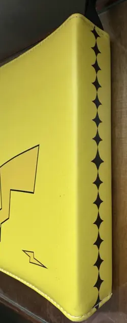 Pokemon Card Avazuu Binder with Pikachu - Holds 400 Cards good condition - Image 3