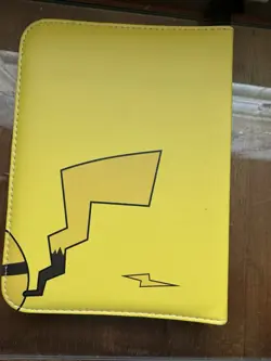 Pokemon Card Avazuu Binder with Pikachu - Holds 400 Cards good condition - Image 5