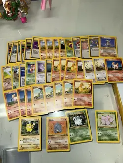 Lot of Dutch / ItalianU Pokemon cards 1st editions, pikachu, vintage jungle base - Image 1