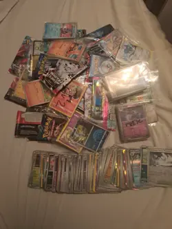 600+ Pokemon Card Bulk Bundle Various Common/holo And Reverses Read Description - Image 1