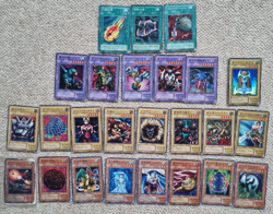 Yu-Gi-Oh! Old Mixed Cards Bundle Lot English & Japanese with Dark Magician Holo - Image 3