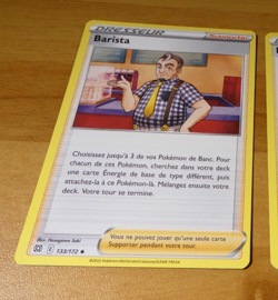 POKEMON STARS ETINCELANTES FRANCAISE CARD CARTE Barista 133/172 FR JCC NEUF - Image 1