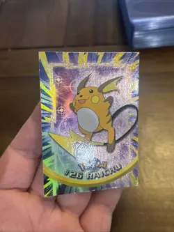 1999 Topps Pokemon Raichu #26 RAINBOW HOLO FOIL BLUE LOGO Vintage TCG Card - Image 2
